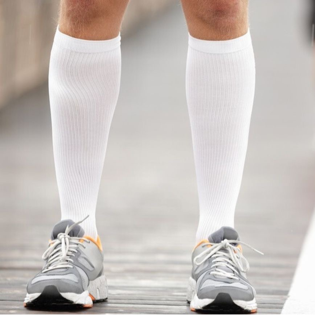 ZENOVA® – Chaussettes de compression | Anti-rétention & jambes légères